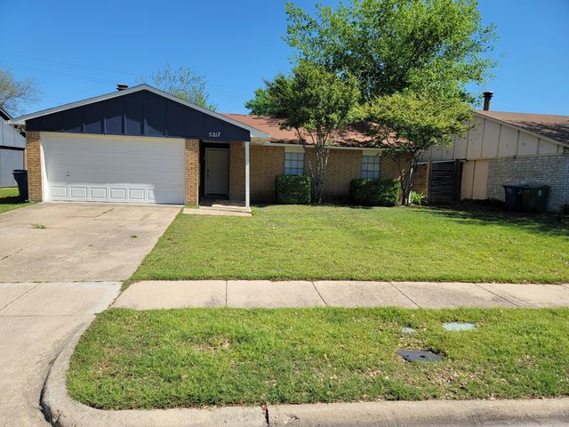 5217 Gates Dr, The Colony, TX 75056