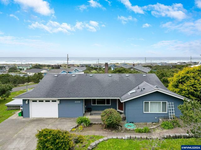 2202 NW Parker Ave, Waldport, OR 97394