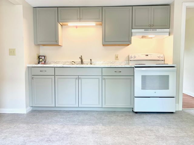 9 Jordan St #4, Portland, ME 04103