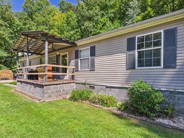 2377 Hurricane Rd, Pikeville, KY 41501