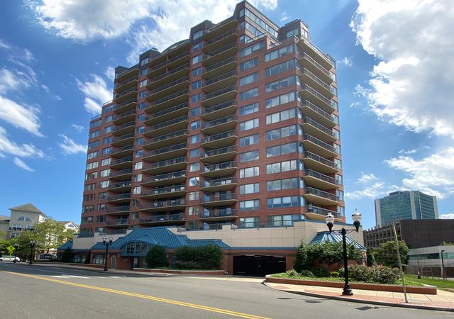 25 Forest St #12J, Stamford, CT 06901