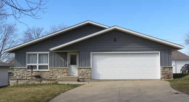 807 Winter St, Lost Nation, IA 52254