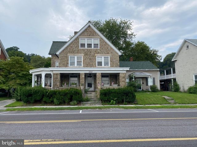 222 S  Front St, Wormleysburg, PA 17043