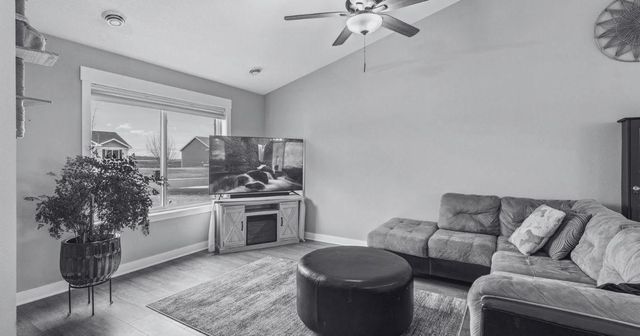 555 Western Ave, Green Isle, MN 55338
