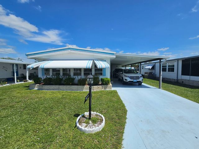 15746 Breezy Point Dr   #132, North Fort Myers, FL 33917