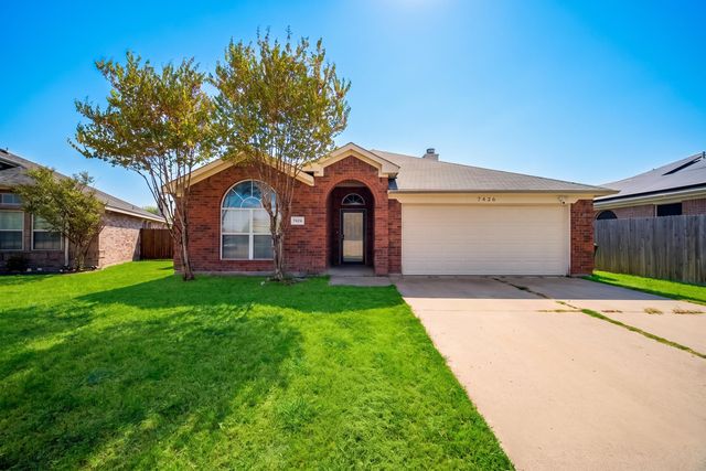 7426 Lake Front Trl, Arlington, TX 76002