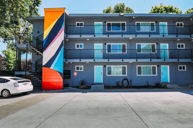 873 32nd St #6, Emeryville, CA 94608