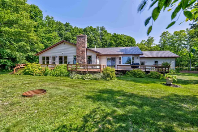 291 N  Bolitho Dr, Manistique, MI 49854