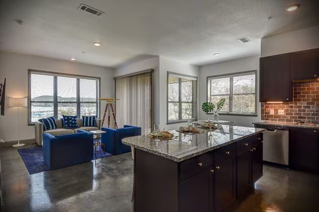 16100 Lake Travis Dr #33, Austin, TX 78734