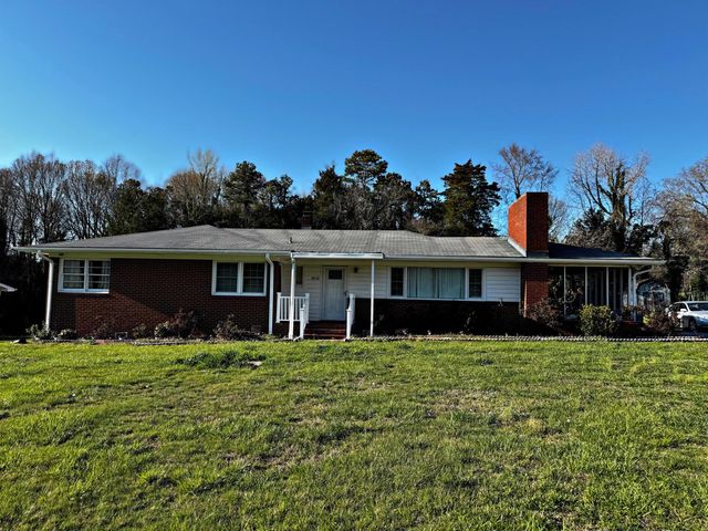 310 Eden Ter, Archdale, NC 27263