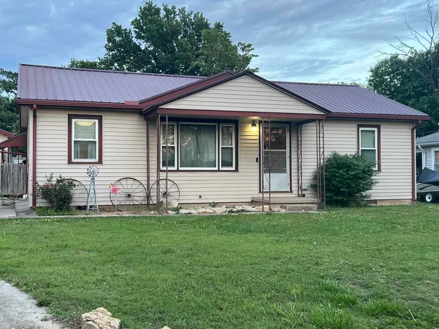 1236 N  Walnut St, Eureka, KS 67045