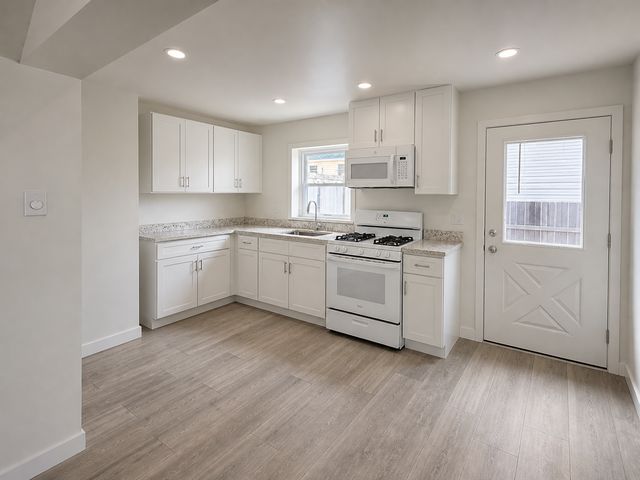 510 S  State St, Clarks Summit, PA 18411