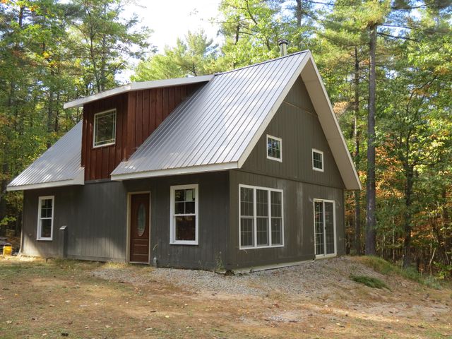 26 Summit Ln, Jay, NY 12941