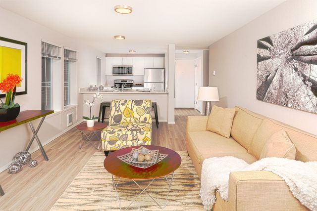 2500 SW Trenton St #212, Seattle, WA 98106