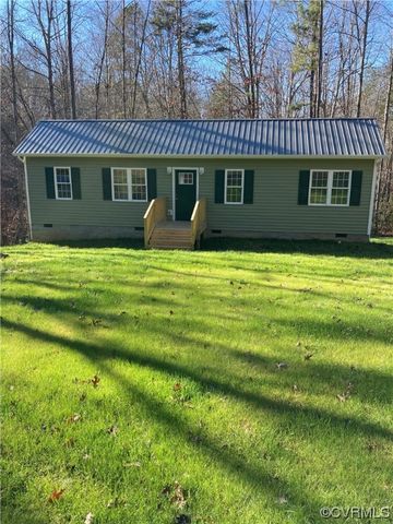 146 Slate River Trl, Arvonia, VA 23004