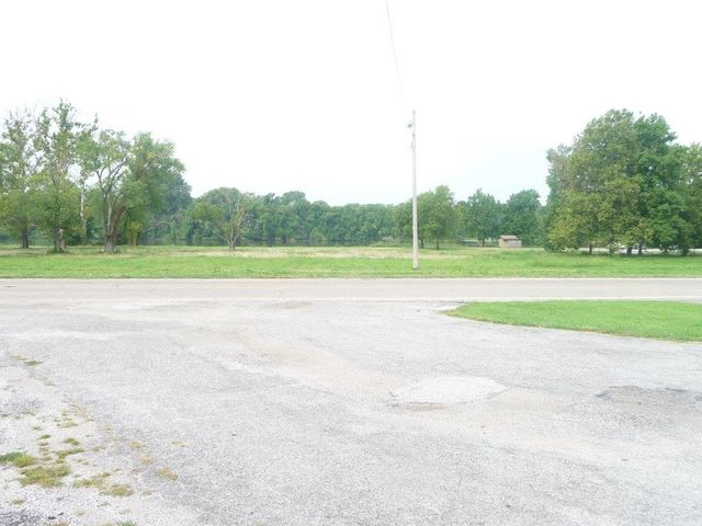 7301 Lake Drive East St Louis Il 3 Bed 6 Bath 19 Photos Trulia