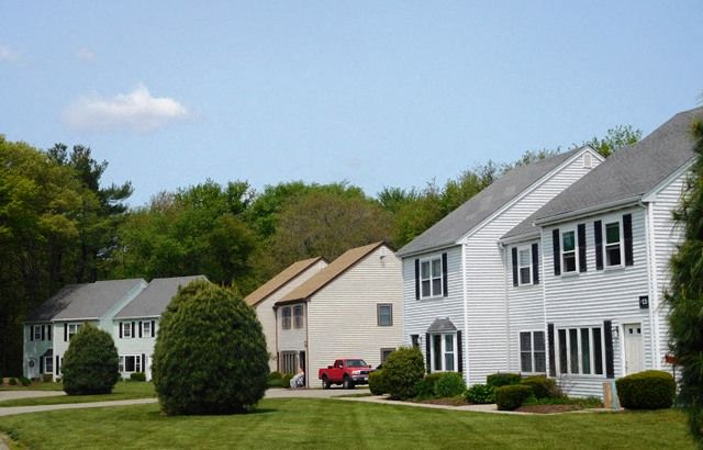 45 Oakdale St #44, Attleboro, MA 02703