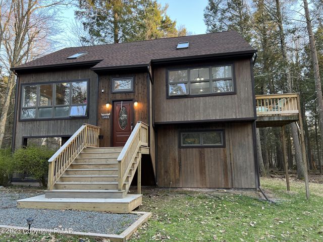 2106 Wagner Forest Dr, Pocono Lake, PA 18347