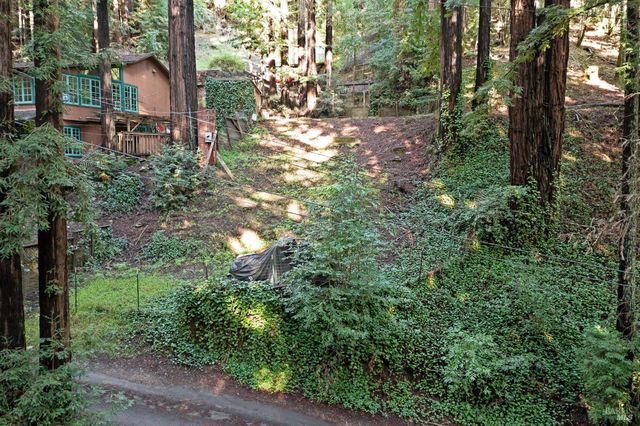 15196 Canyon Six Rd, Guerneville, CA 95446