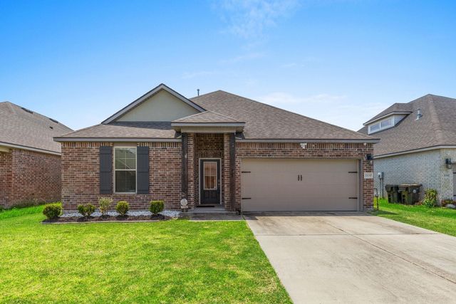 3200 Crest Ln, Lake Charles, LA 70607