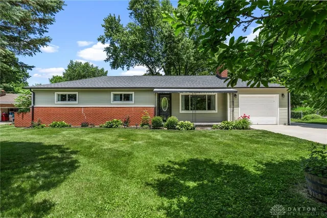 6978 Southern Vista Dr, Enon, OH 45323
