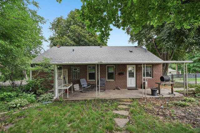 304 17th Ave N, South Saint Paul, MN 55075