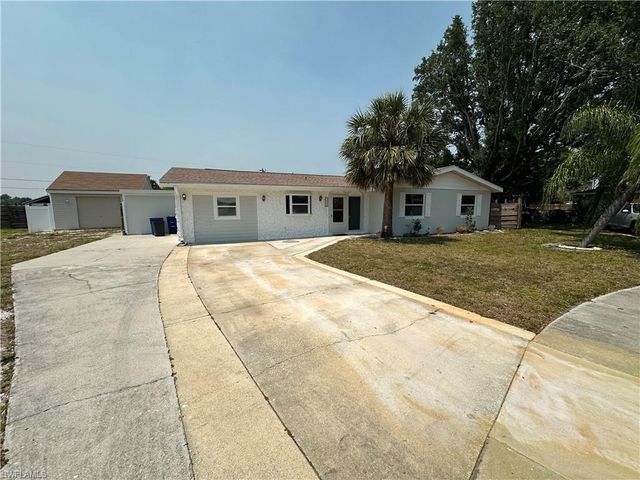 1934 Howe Ct, North Fort Myers, FL 33903