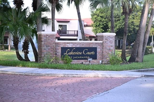 8951 W  Sunrise Blvd, Fort Lauderdale, FL 33322