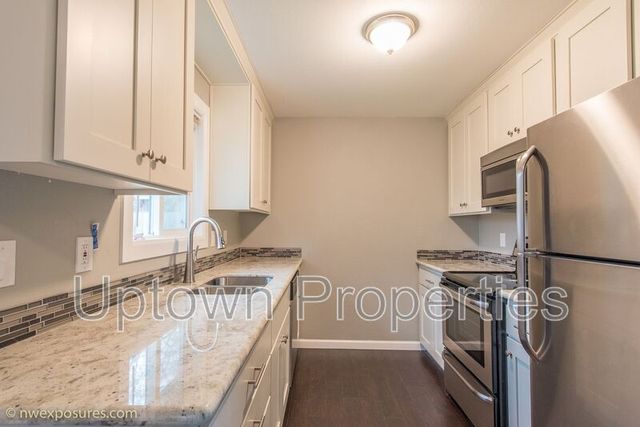 8105 SW Thorn St, Tigard, OR 97223