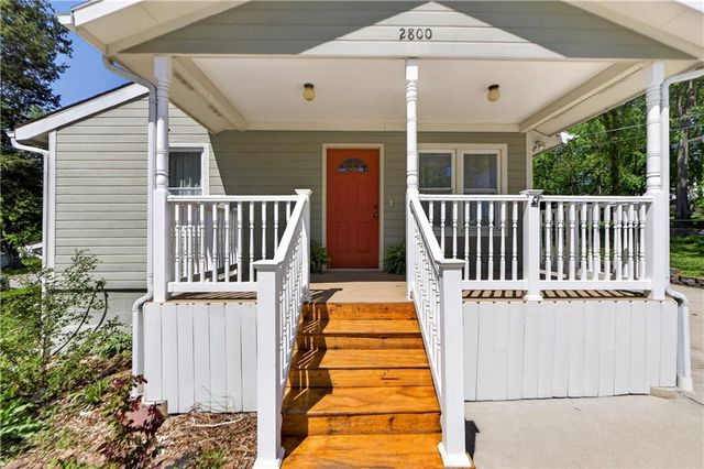 2800 NE Russell Rd, Kansas City, MO 64117