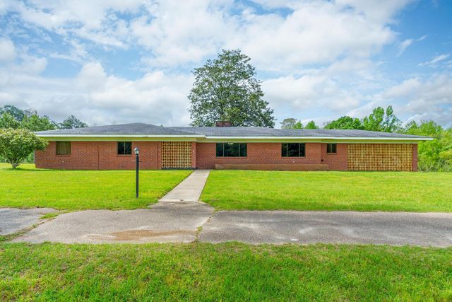 517 Military Rd, Sumrall, MS 39482
