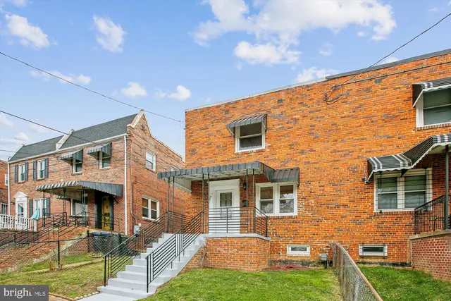 529 Foxhall Pl SE, Washington, DC 20032