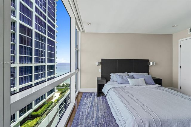 6801 Collins Ave #1214-DOOR1203, Miami Beach, FL 33141