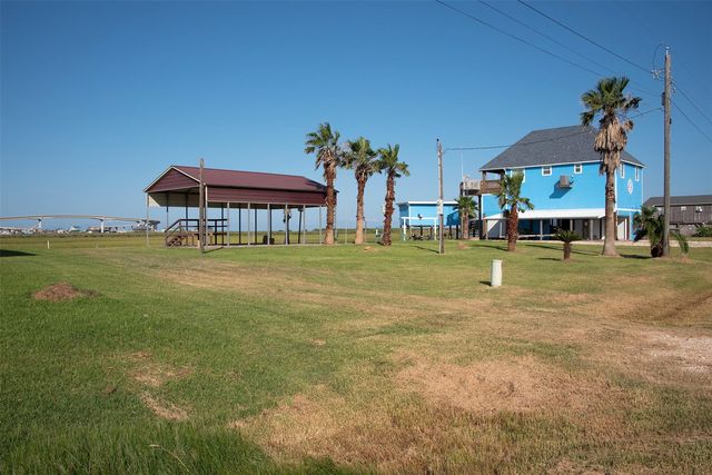 421 Private Road 675, Sargent, TX 77414