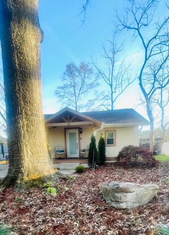930 Maple St, Hendersonville, NC 28792