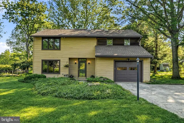 749 Tory Hollow Rd, Berwyn, PA 19312