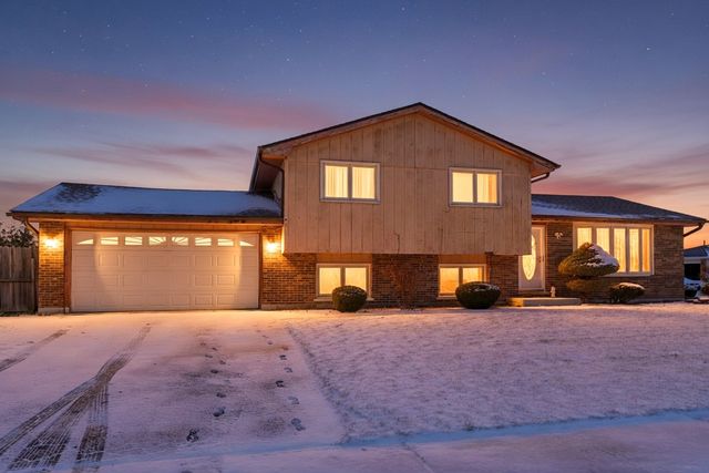 16942 89th Ave, Orland Hills, IL 60487