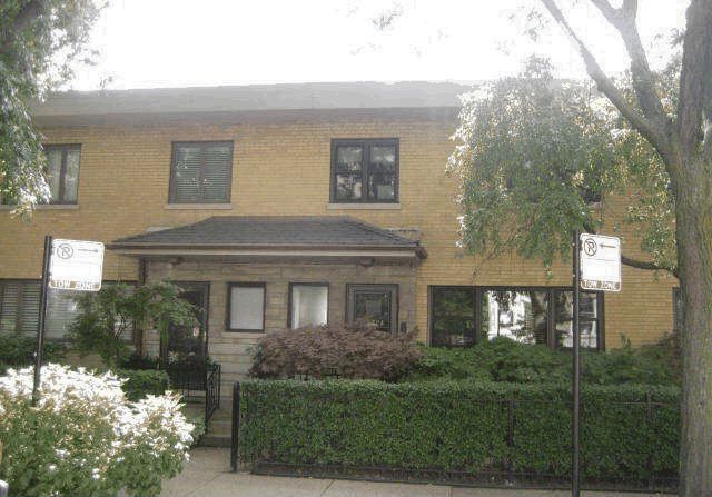 3532 N  Pine Grove Ave, Chicago, IL 60657
