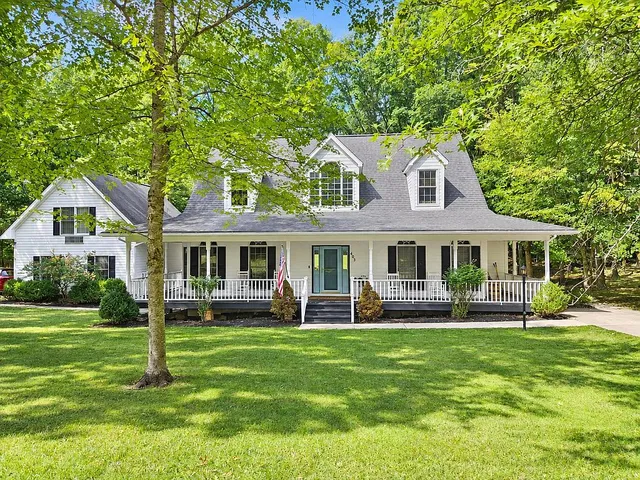 403 Old Farm Rd, Daniels, WV 25832