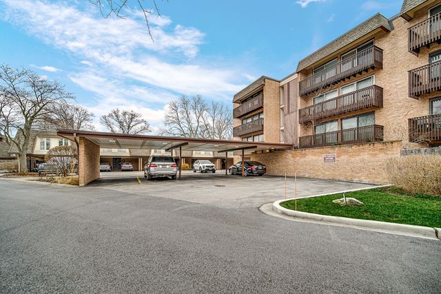1815 Tanglewood Dr #3D, Glenview, IL 60025