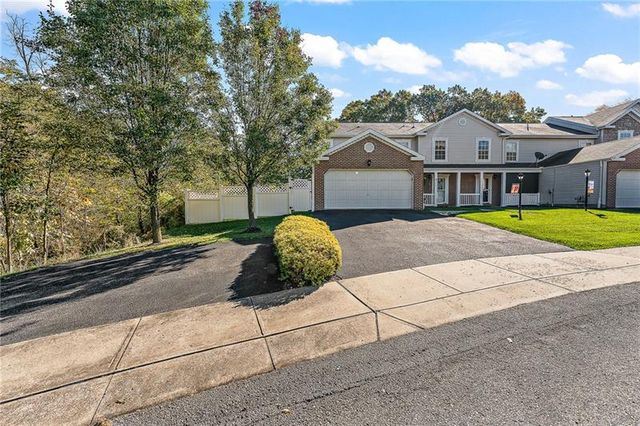 252 Cherry Bark Dr, Natrona Heights, PA 15065