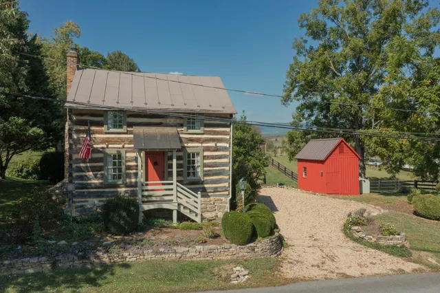 2763 Brownsburg Tpke, Brownsburg, VA 24415