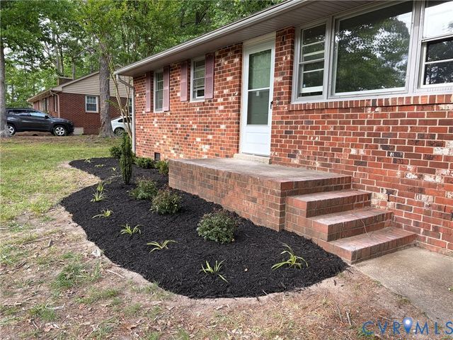 5309 Meadoway Rd, North Chesterfield, VA 23234