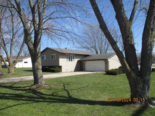 2776 Continental Dr, Green Bay, WI 54311