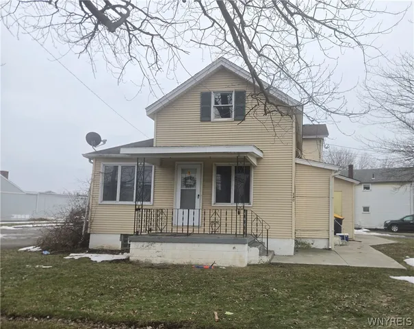 340 Park Ave, Lockport, NY 14094