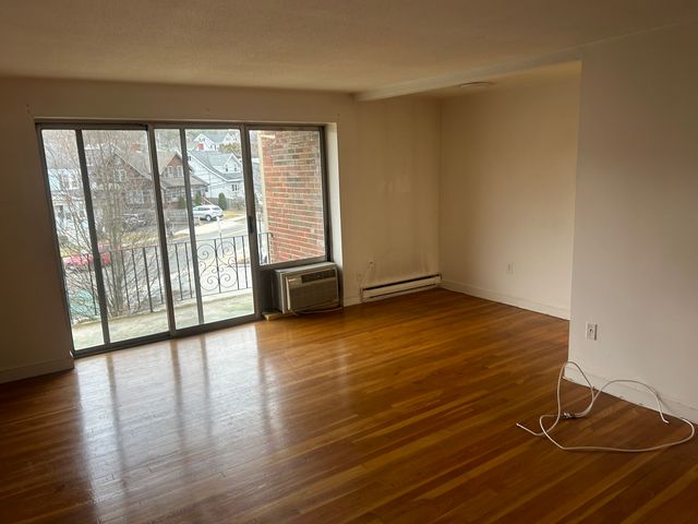 191 W  Wyoming Ave #11, Melrose, MA 02176