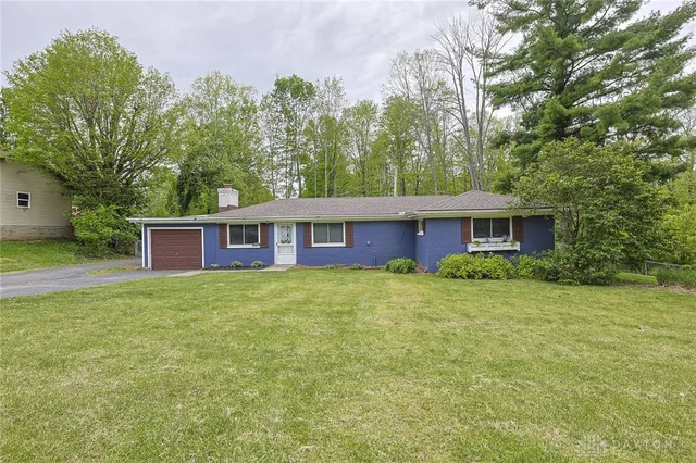 2855 Bahns Dr, Dayton, OH 45434