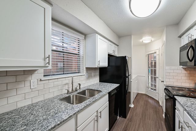 401 McDermott St #1106, Deer Park, TX 77536