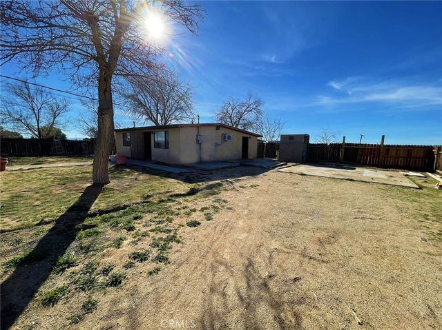 38170 Serra Rd, Hinkley, CA 92347