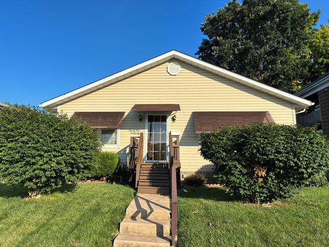 2138 Adams St, Granite City, IL 62040